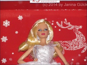 Holiday 2013 Barbie (Close up, she has no real eyelashes)