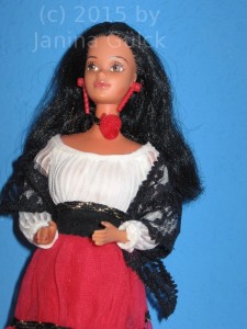Close up from my new Hispanic Barbie. Note the earrings used for Ebony or Black Barbie.