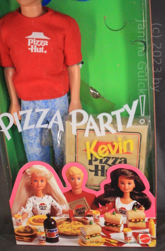 Pizza Party Kevin, Skippers boyfriend from the 1990s comes with blonde hair in a hot red t-shirt and blue shorts