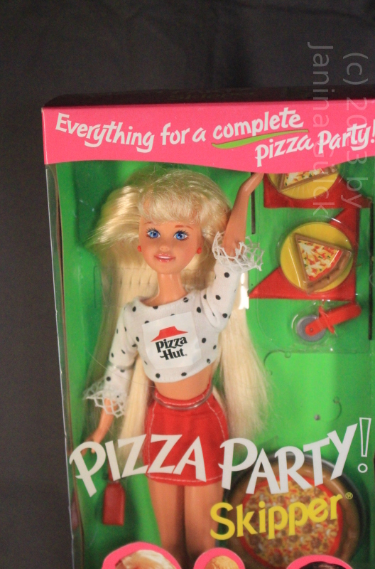 Pizza Party Skipper with the new created so called " Pizza Party head mold" for Skipper with open mouth and smaller eyes than her sisters before