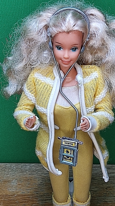 Spanish Music Lovin Barbie version from Congost with curly hair and bend arms